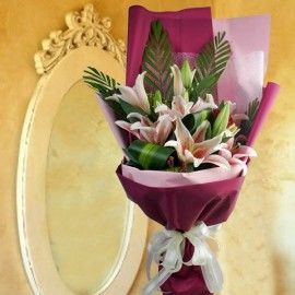 8 Pink lilies Handbouquet Long Wrapping