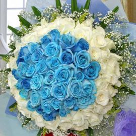 99 Roses ( 50 Blue 49 White ) Handbouquet