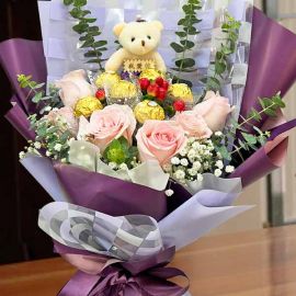 Bear (我爱你) With 6 Peach Roses & 6 Ferrero Rocher Hand bouquet Singapore Delivery